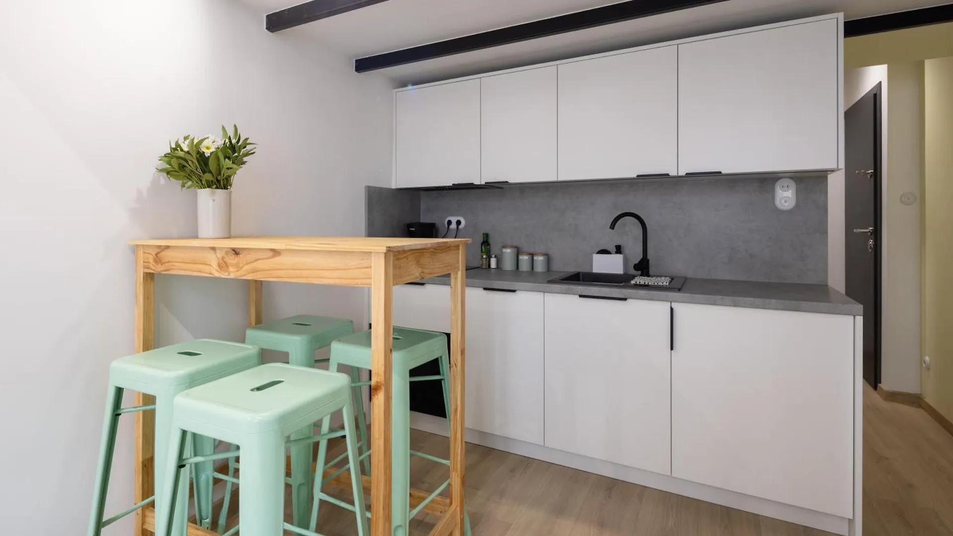 City Center, Modern, Quiet Place By Homeclick Krakow Apartment